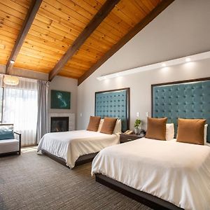 Deluxe Room 2 queen beds